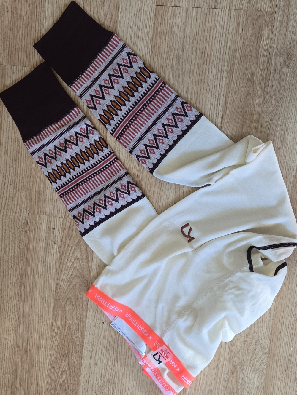 Kari Traa Cream Leggings with Brown and Pink Patterned Panels